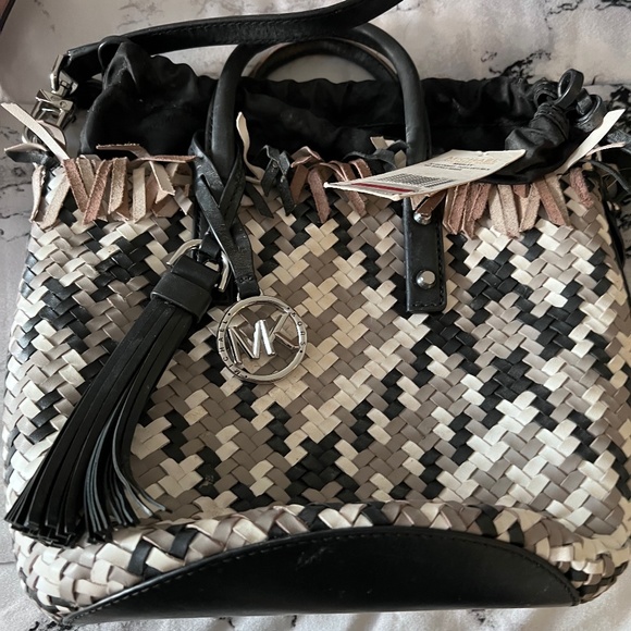 Michael Kors Handbags - Michael Michael Kors Marley Medium Leather Bucket Messenger Bag